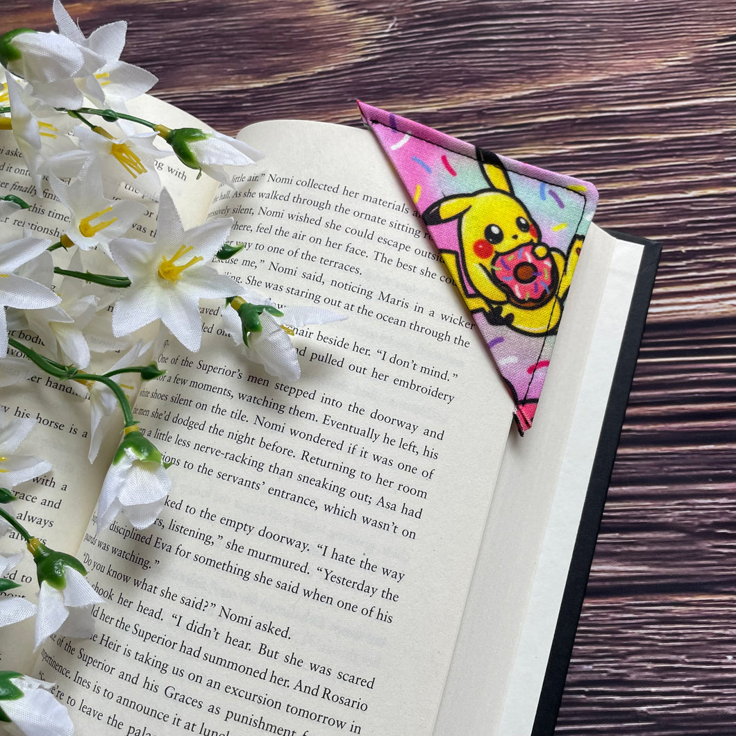 Corner Bookmark - Picachu